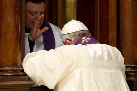 Pope Francis prays for a renewal of the Sacrament of Reconciliation ...