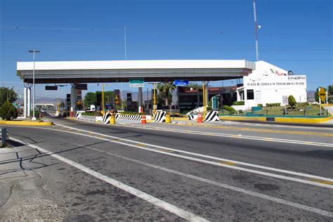 Driving in Mexico: Libre or the Autopista?