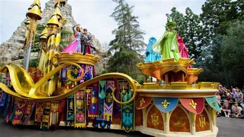 Disneyland Is Hiring Performers For 2023 Parade - Inside the Magic