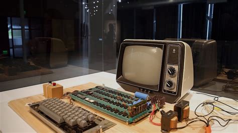 A fully functional Apple-1 computer is being sold at auction | Mashable