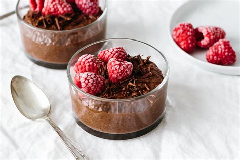 Chocolate Chia Pudding - Downshiftology