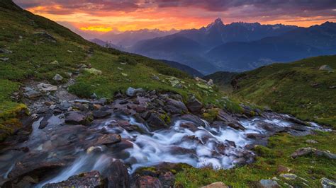 Kaukasusgebergte in Svaneti, Republiek Georgië | Mountains, Georgia ...