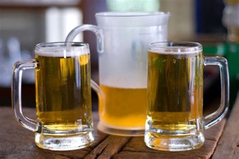 Miller Lite vs Bud Light – Which of These Two Light Beers is Better?