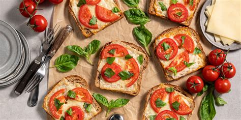 Easy Tomato & Cheese Toast Recipe | Sargento® Foods Incorporated