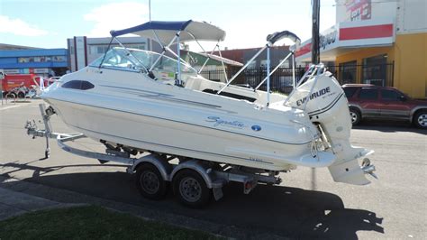 Haines Signature 610C 2005 Model | Sports Marine