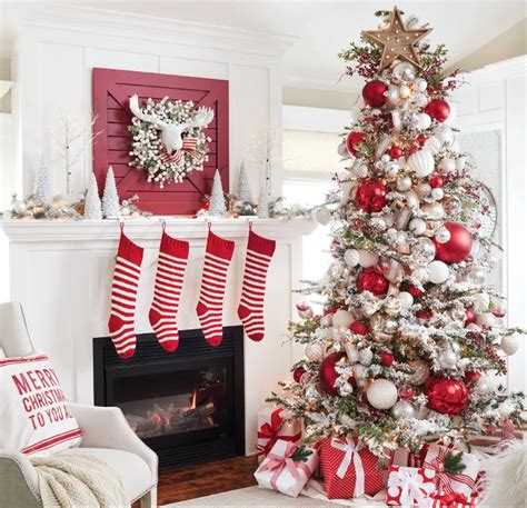 34 Beautiful Christmas Tree Decorations Ideas - MAGZHOUSE