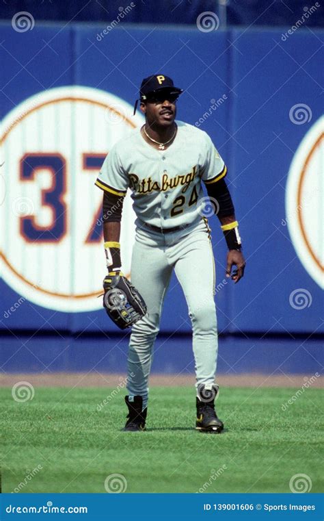 Barry Bonds Pittsburgh Pirates Editorial Photo - Image of game ...