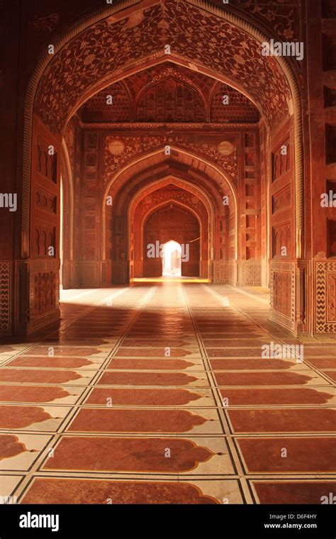 Taj mahal interior hi-res stock photography and images - Alamy