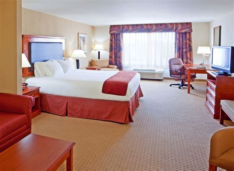 HOLIDAY INN EXPRESS® HOTEL & SUITES LATHAM - Latham NY 400 Old Loudon Rd. 12110