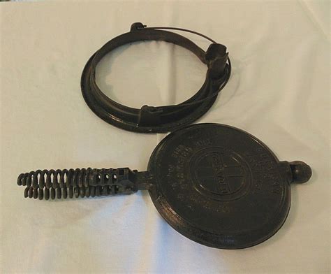 Griswold Erie P.A. Cast Iron Vintage Waffle Maker American #8 Low Base Cookware - Cast Iron