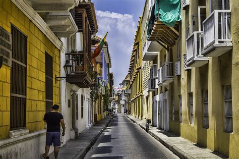 A Day in Cartagena, Colombia: Boca Grande & Old Town - Daemontown