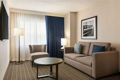 Embassy Suites Boston Logan Airport Boston | Bookonline.com