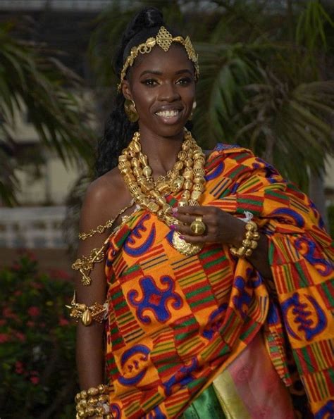 Traditional akan attire in 2024 | Africa fashion, Africa fashion ...