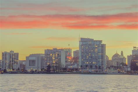 Oakland Skyline at Night editorial photography. Image of city - 189178307