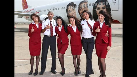 Spicejet Cabin Crew Uniform / Spicejet Cabin Crew And Ground Staff Get New Uniform Courtesy ...