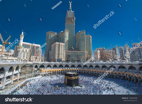 Skyline Mecca Saudi Arabiaapril2018 Royal Clock Stock Photo 1185887488 ...