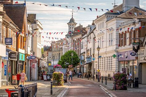 Treorchy in Wales is crowned Britain's Best High Street | Daily Mail Online