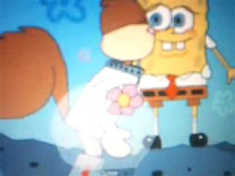 sandy kissing spongebob - YouTube