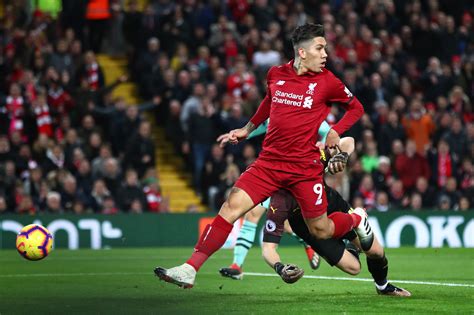 Bobby Firmino No-Look Goal Opens Floodgates Against Arsenal