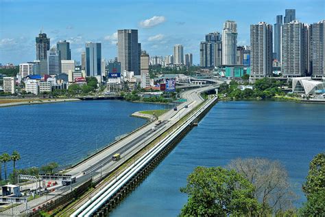 Malaysia proposes fix for Singapore causeway traffic - Taipei Times