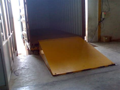 2710 X 2130 mm Warehouse Dock Leveler Lift, Mild Steel, 9 Ton at Rs 120000/kg in Chennai