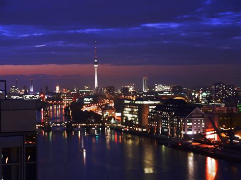 File:Berlin Mitte by night.JPG - Wikimedia Commons