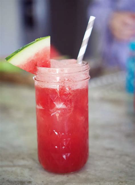 A Blow Your Mind 5 min Sparkling Watermelon Juice Recipe | Watermelon juice recipe, Juicing ...