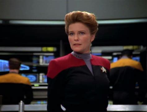 Star Trek: Voyager Rewatch: “Caretaker” | Tor.com