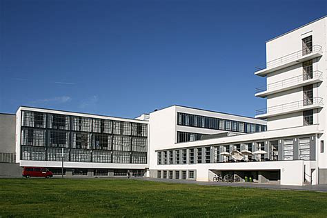 Das Bauhausgebäude von Walter Gropius (1925–26) : Bauhausgebäude ...