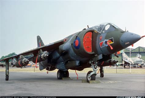 Hawker Siddeley Harrier GR1 - UK - Air Force | Aviation Photo #2256552 | Airliners.net