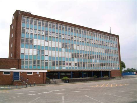 Warrington tech college on Winwick Road. Now replaced with a new building. Old Photos, Vintage ...