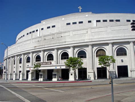 Angelus Temple – Los Angeles, California | Atlas Obscura