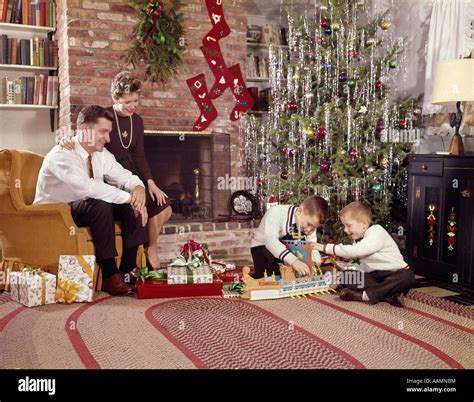 1960s Living Room Christmas Wallpaper