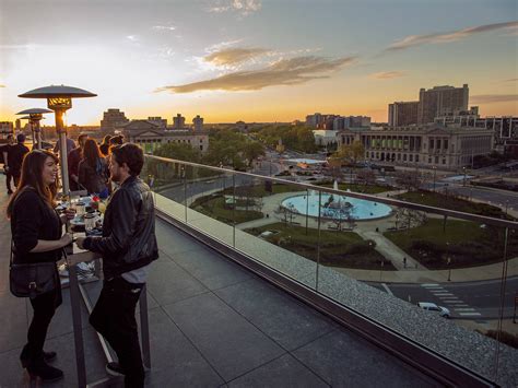 16 Best Rooftop Bars in Philadelphia to Visit This Summer