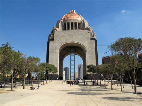 File:Monumento a la Revolución 1.jpg - Wikimedia Commons