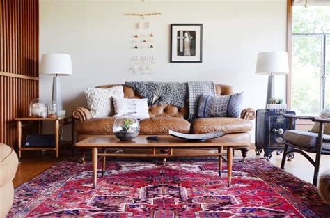 The Right Way to Style a Red Persian Rug | Round carpet living room, Persian rug living room ...