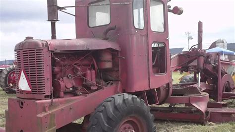 Old Austin Western Road Grader at tractor show - YouTube