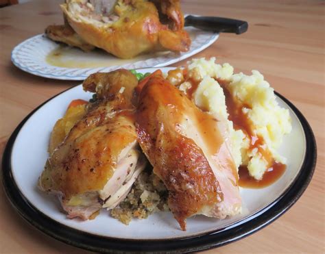 The English Kitchen: Classic Roast Chicken & Gravy