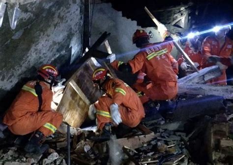 21 injured, buildings collapse after quake hits China | Free Malaysia ...