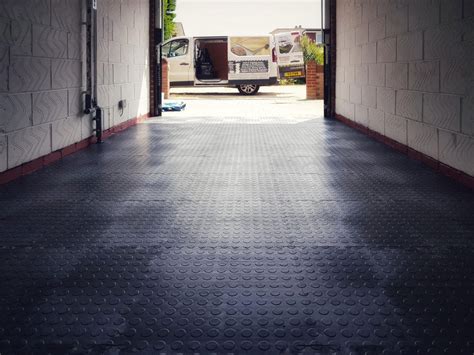 Best PVC Floor Tiles For Garage | Garage Tiles Made of PVC