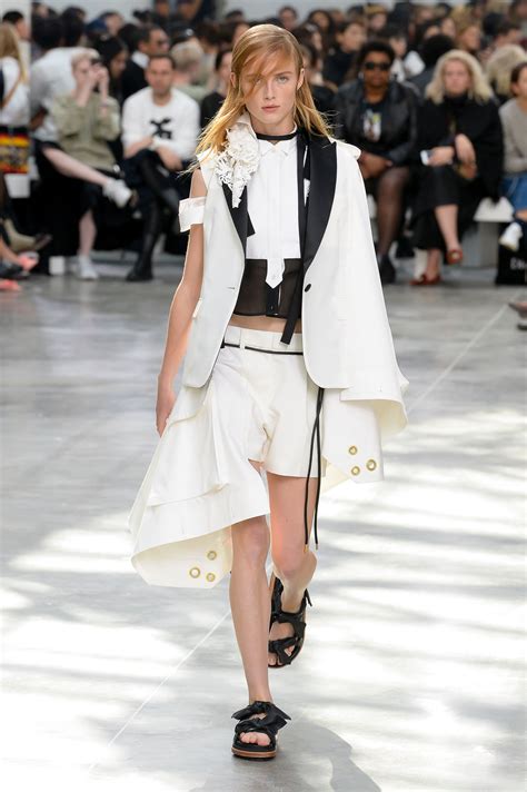 Sacai Spring 2019 Ready-to-Wear Fashion Show | Vogue