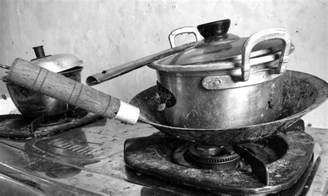 How To Clean Discolored Enamel Cookware Outside