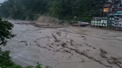 Sikkim flood situation seems to worsen as Dam breaks | Zee News