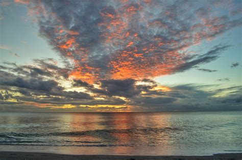 Sunset on Sanibel island. : sunset