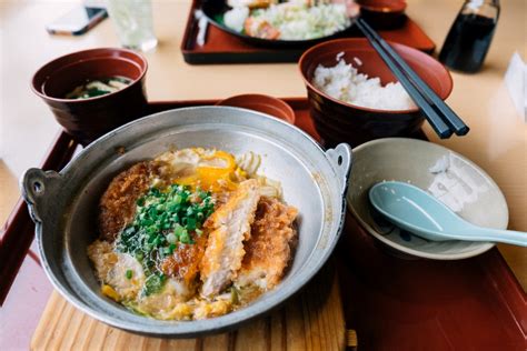 Donburi: A Satisfying and Delicious One Bowl Meal | Arigato Travel