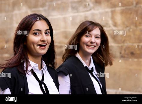 Female students oxford university hi-res stock photography and images - Alamy