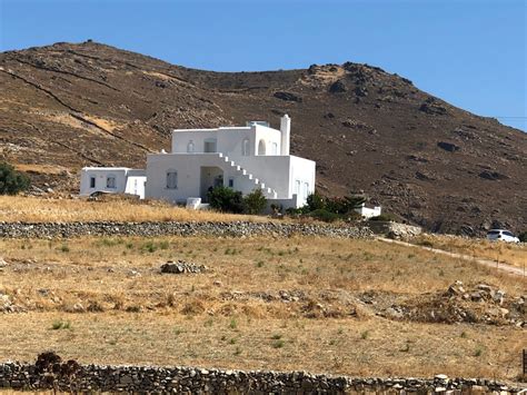 Why Are Houses in Greece Made of Stone?