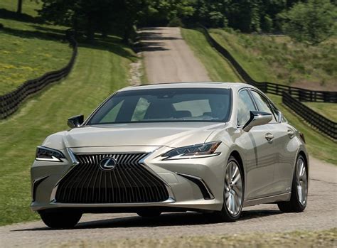 2019 Lexus ES Review