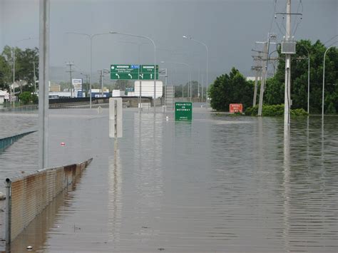 These Days of a Busy Mum: More Flood Pictures