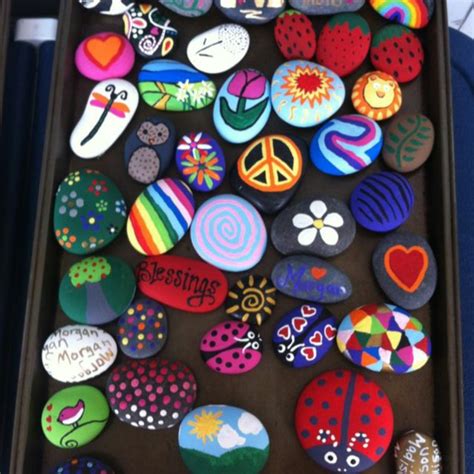 How to Paint Stones (Images + Videos) | My Wall Decors Ideas | Çocuklar için elişi, Çakıl sanatı ...